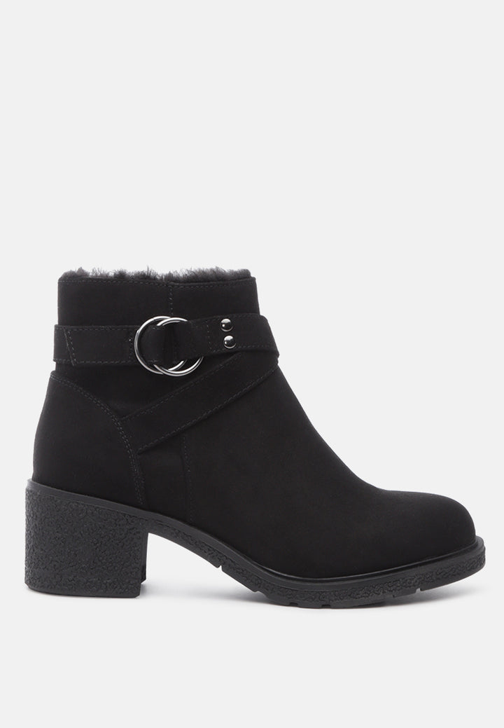 mali fur collared solid tone ankle boots#color_black