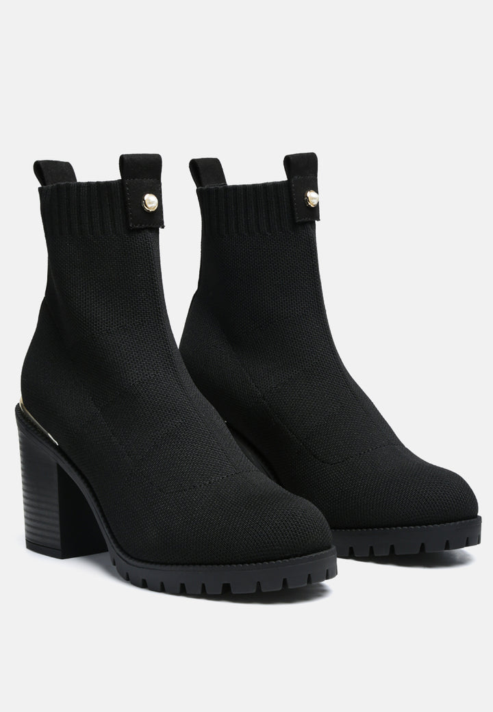 medusa knitted block heel ankle boots#color_black