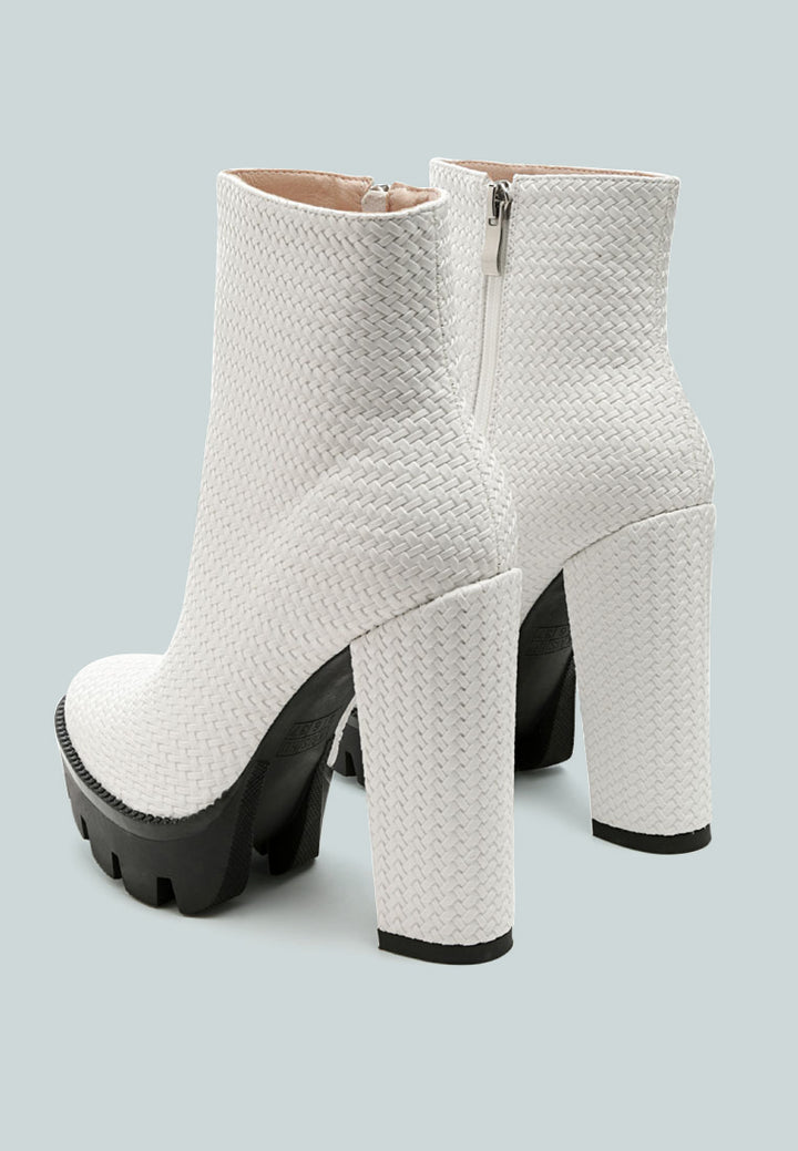moleski solid textured block heeled boot#color_white