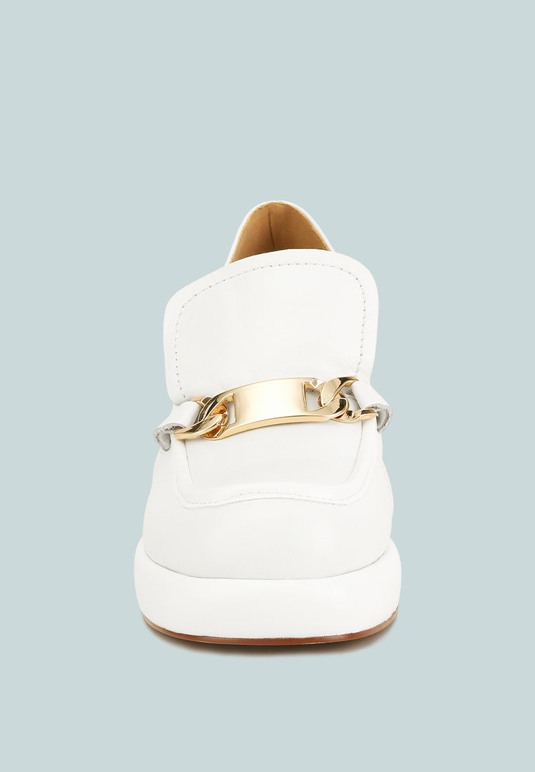 Mocasines Morgan con plataforma de cuero con adornos metálicos#color_white