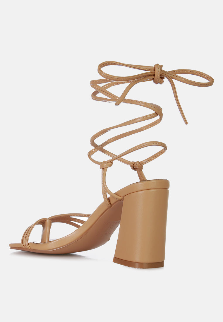 piri toe ring tie up block sandals#color_nude