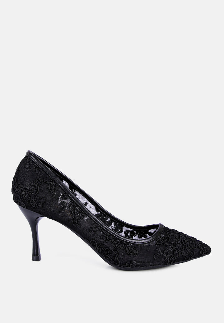 reunion lace mid heel pumps#color_black