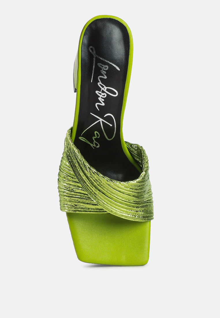 salty you crinkled high heeled block sandals#color_green