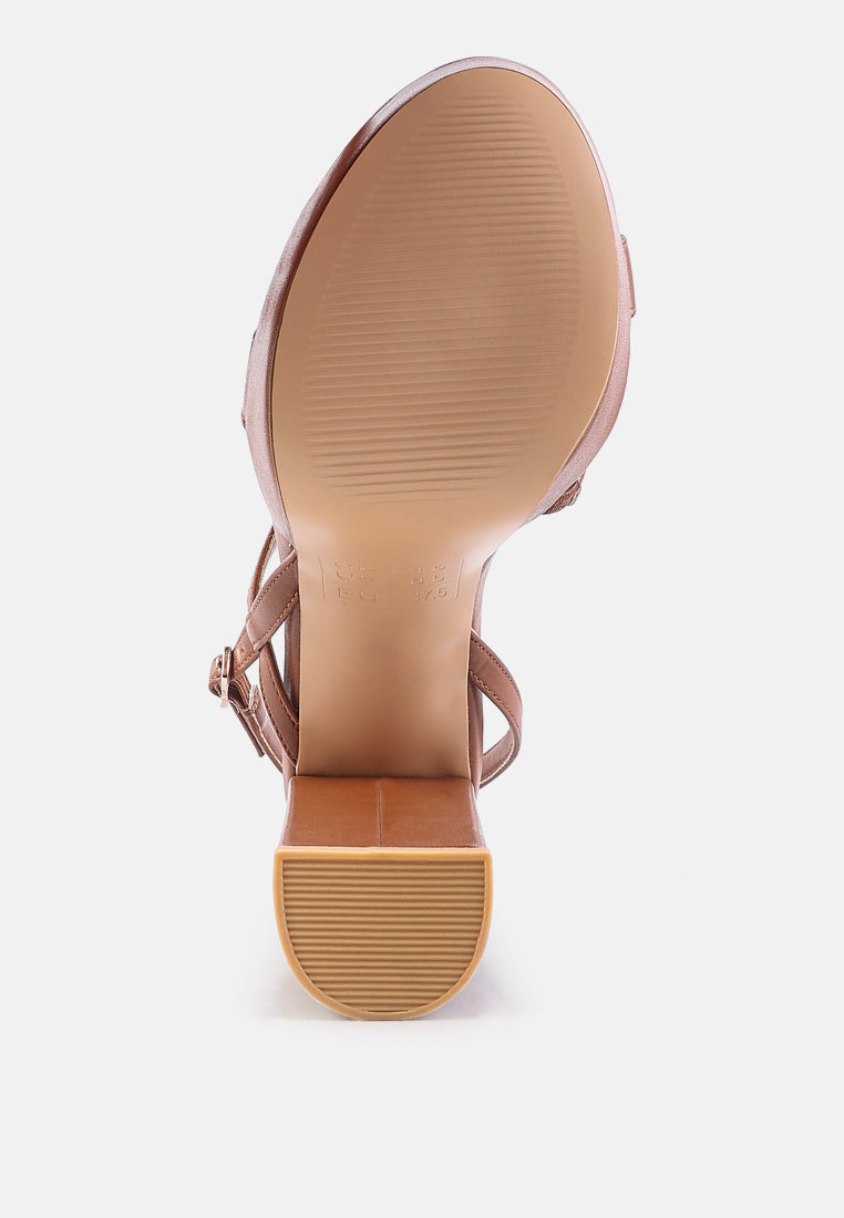 sandalias slegs con plataforma y tacón alto en bloque#color_mocca