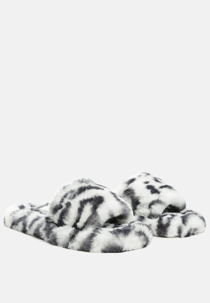 snuggle-in indoor fur flats#color_white