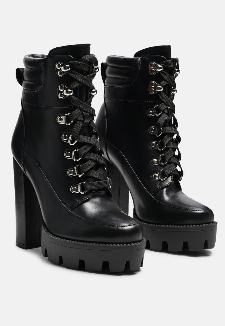 stopper cushion collared lace up boots#color_black