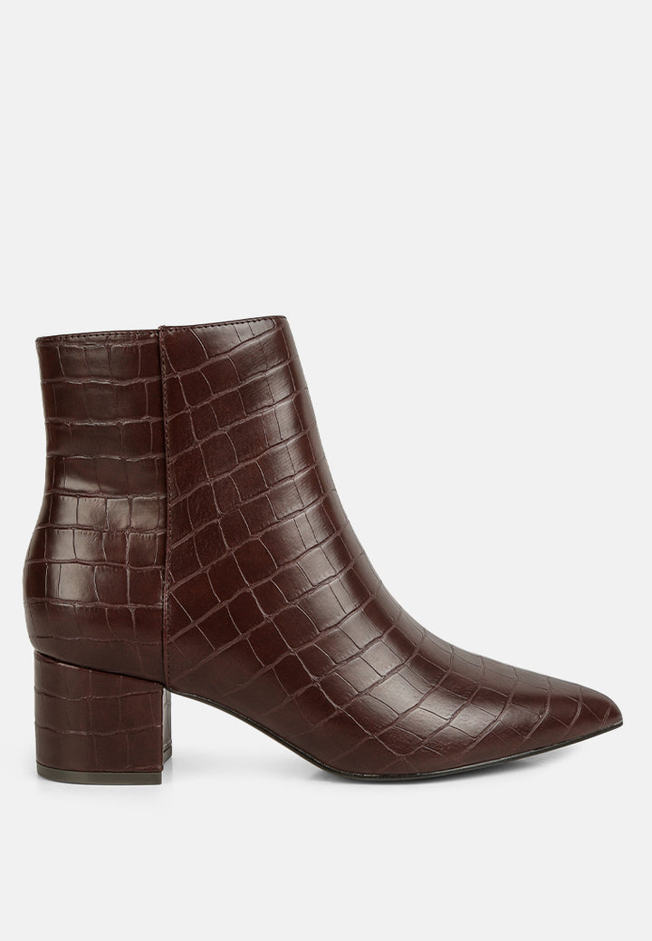 thalia black sleek boots#color_brown