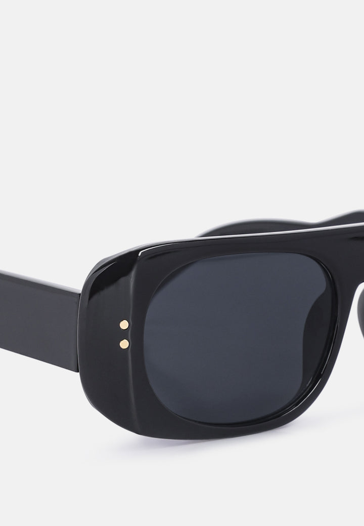 thick framed retro sunglasses#color_black