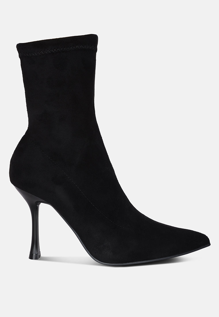 tweeple stiletto boot with a pointed toe#color_black