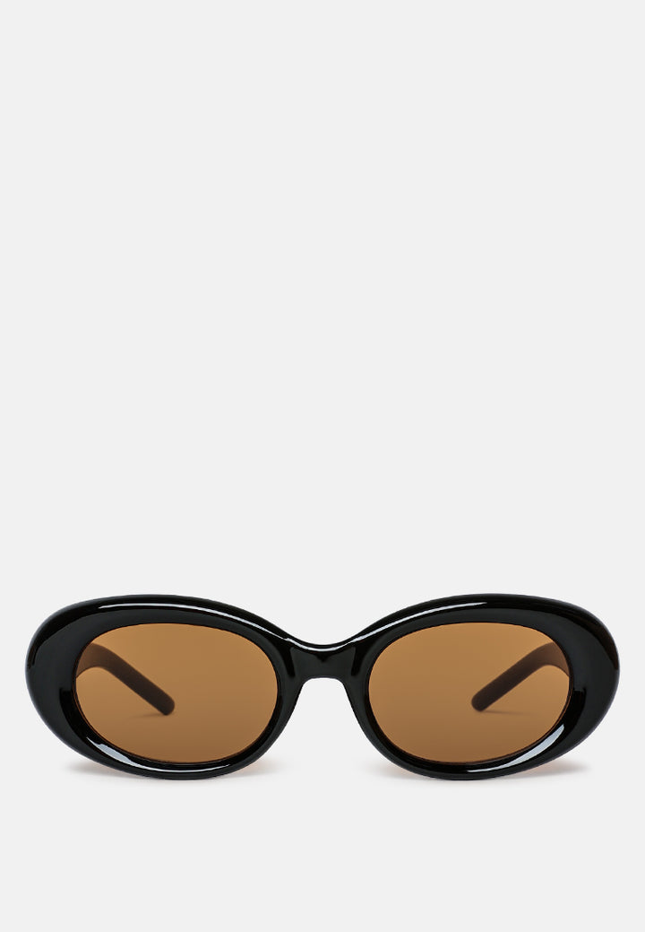 urban chic thick clout sunglasses#color_black-tea