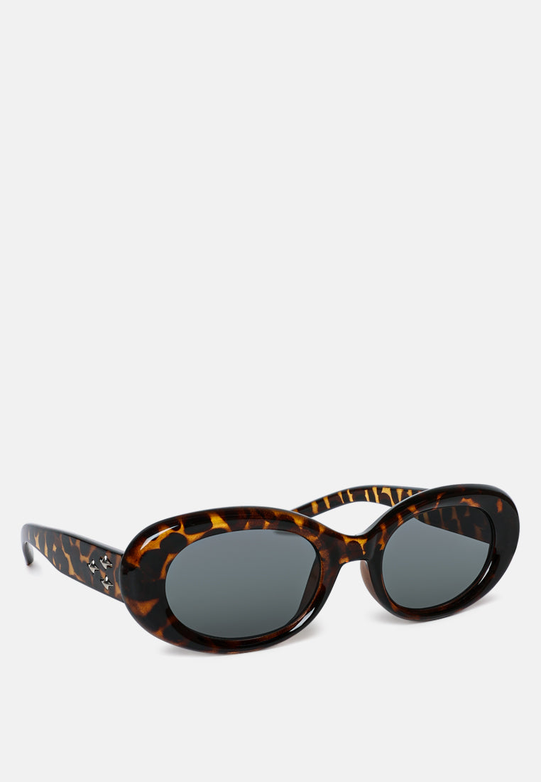urban chic thick clout sunglasses#color_demi-brown-grey
