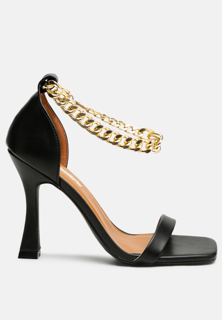 venusta heel sandal with metal chain in gold#color_black