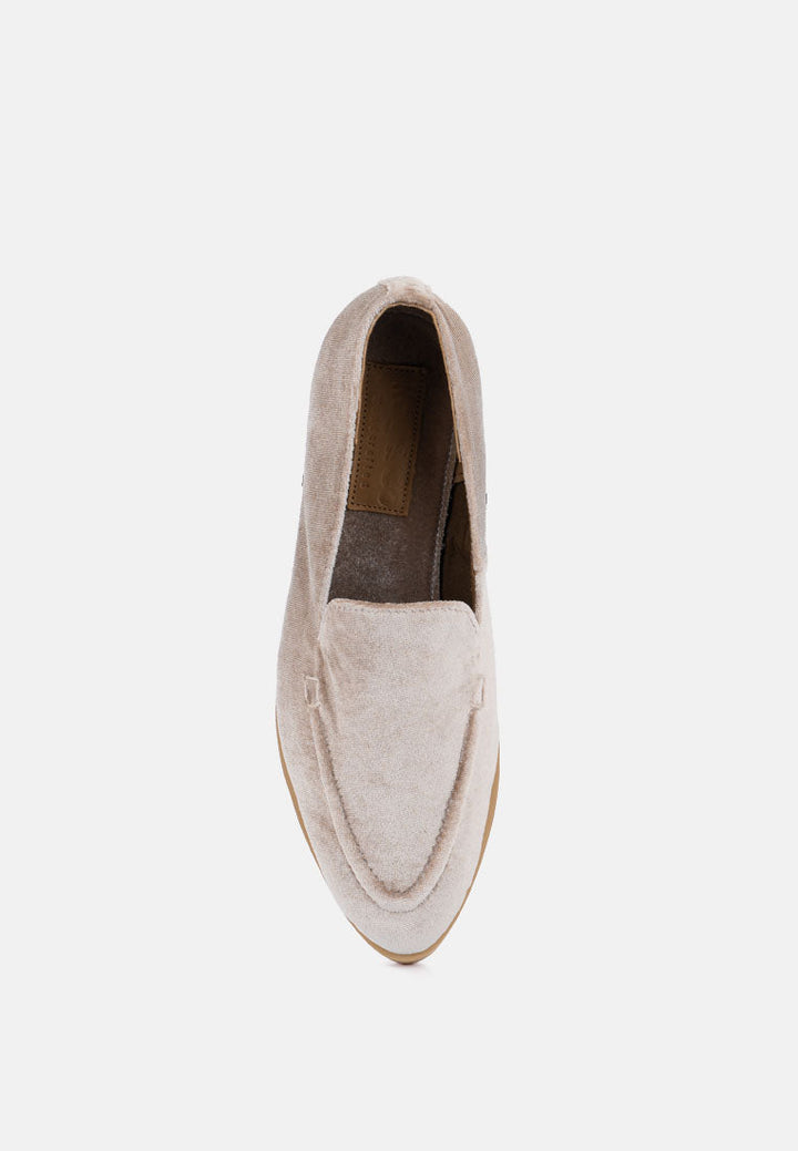 luxe-lap velvet handcrafted loafers#color_taupe