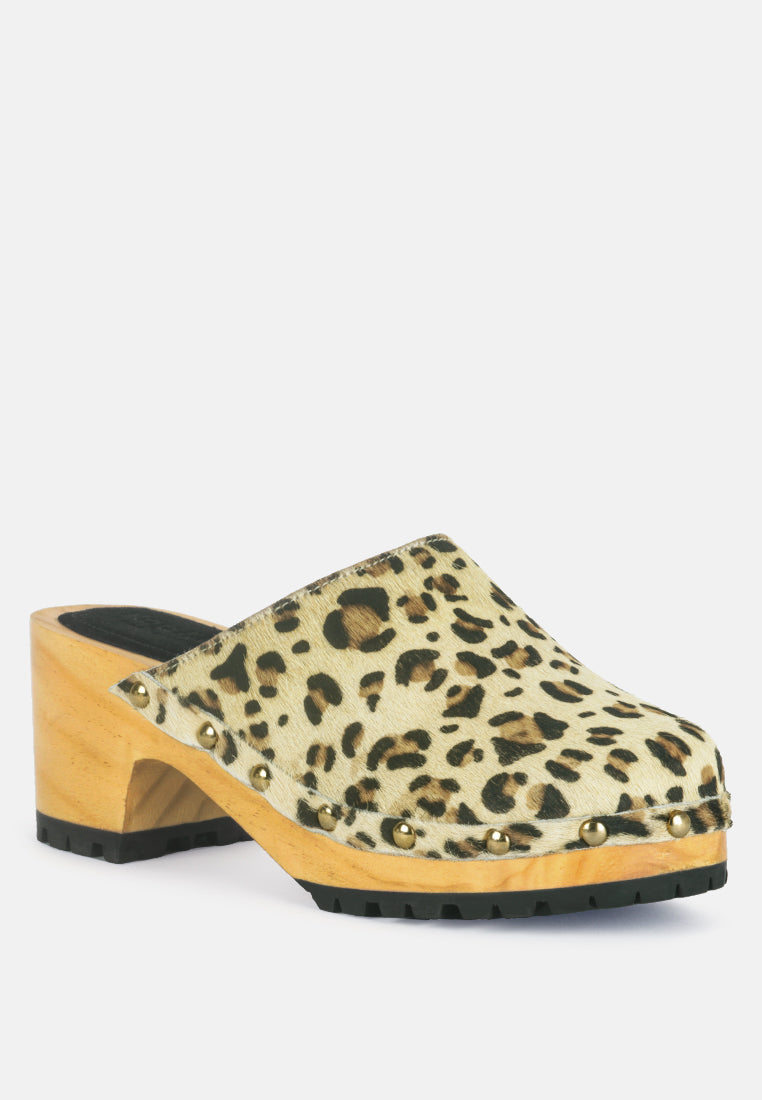 acer fine suede printed leopard clogs slides in beige by ruw#color_beige-leopard