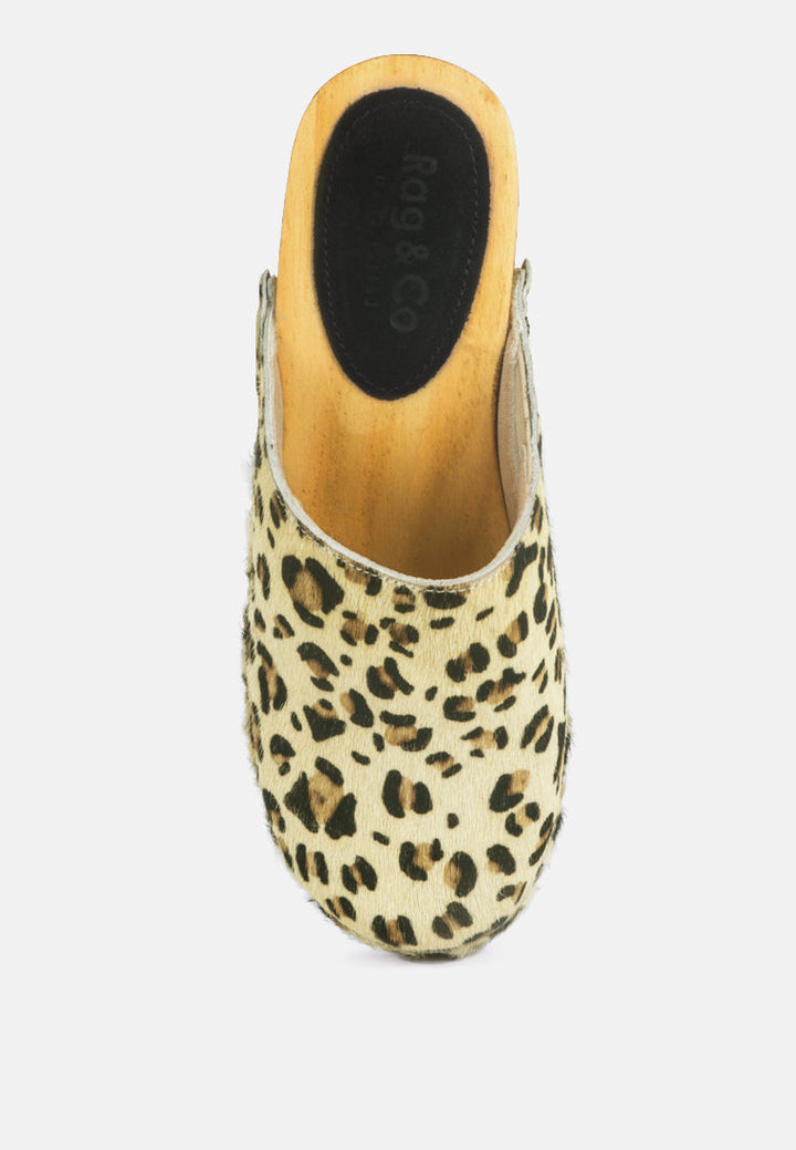 acer fine suede printed leopard clogs slides in beige by ruw#color_beige-leopard