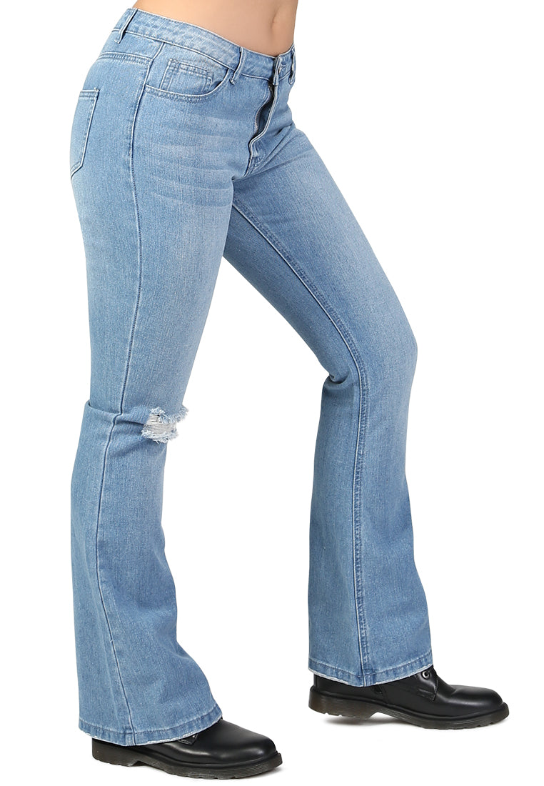 flared distressed jeans �����