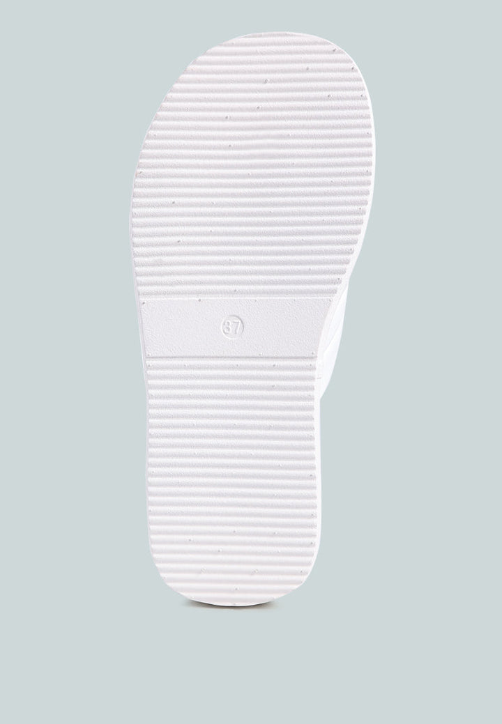 couette quilted thong platform sandals#color_white