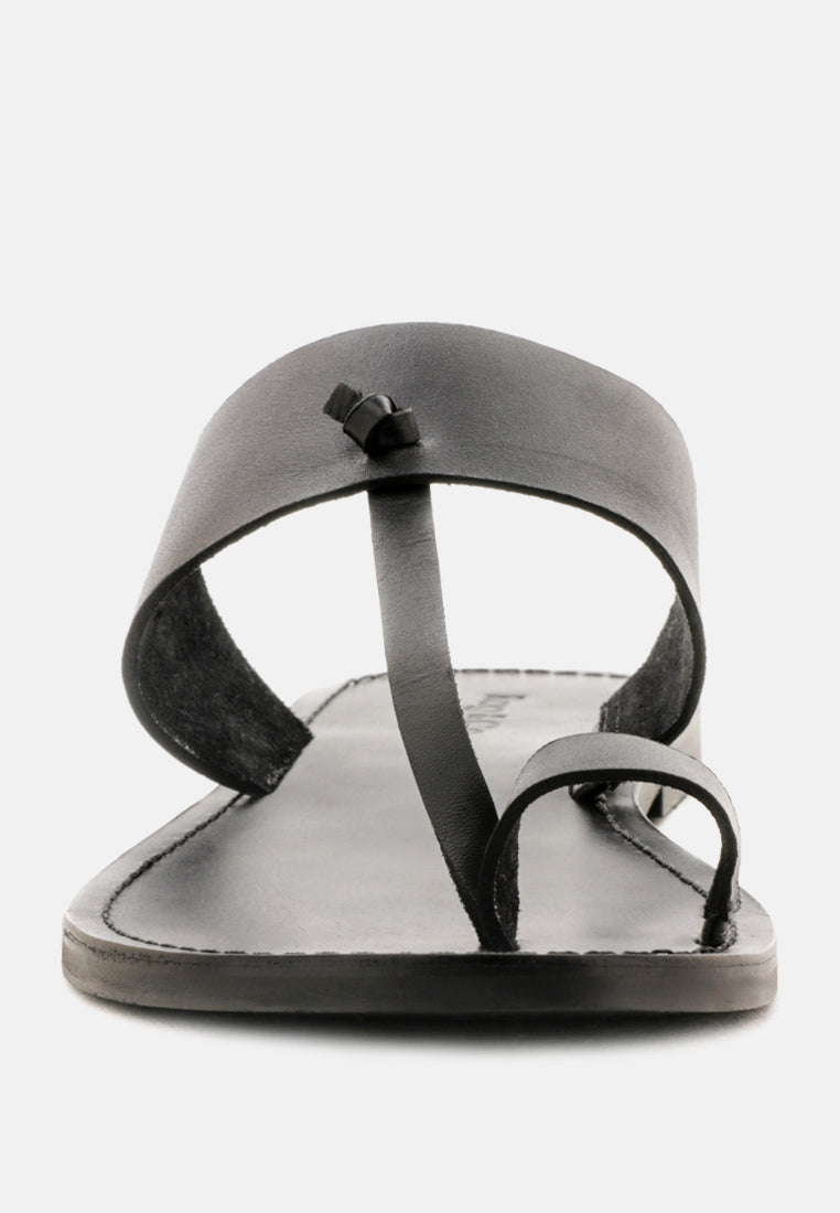 leona thong flat sandals#color_black