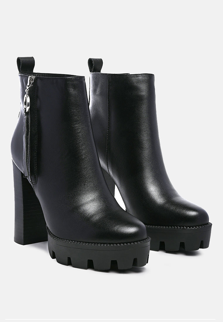 high heeled leather ankle boot#color_black