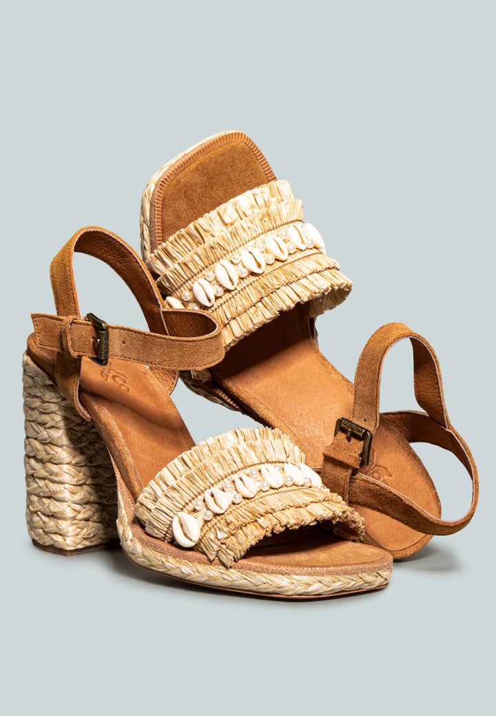 willis cowrie raffia handmade block sandal#color_natural-tan