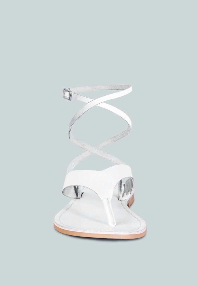 sandalias planas cruzadas con lazo alrededor#color_white