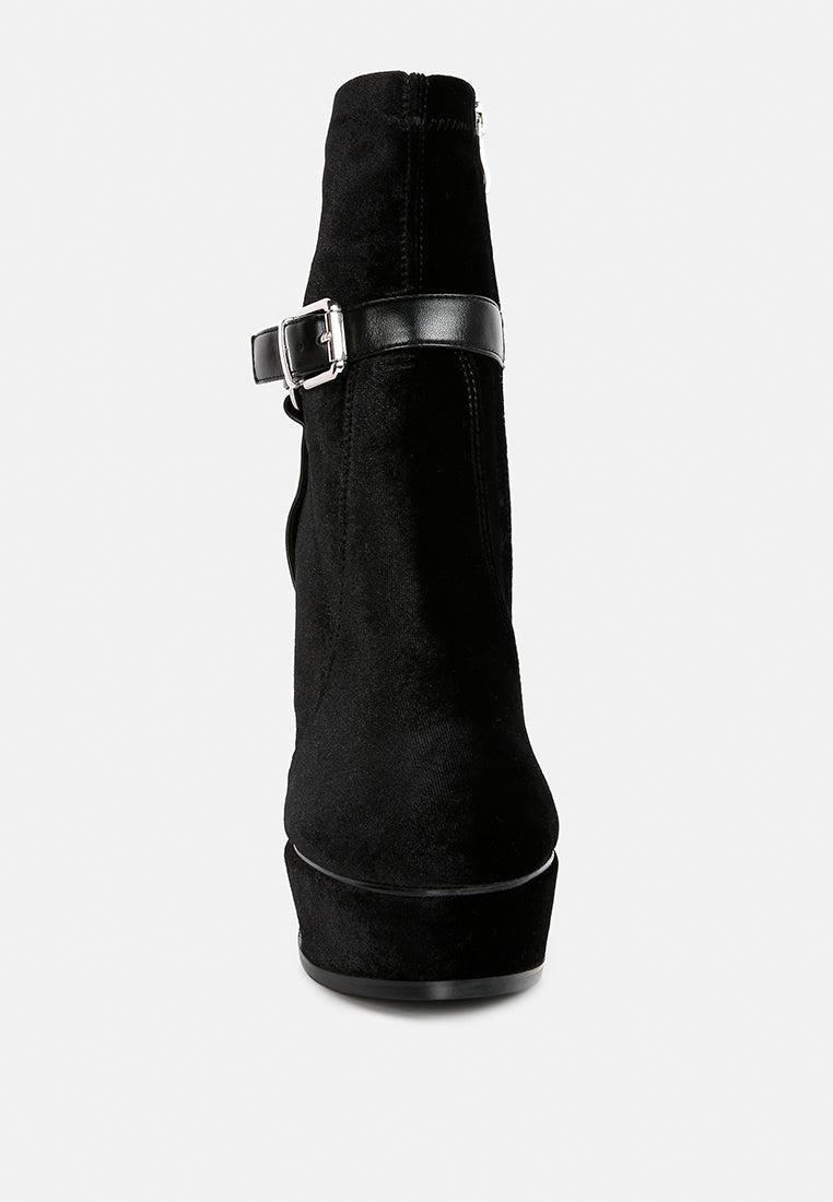 botines zeppelin de terciopelo con plataforma alta#color_negro
