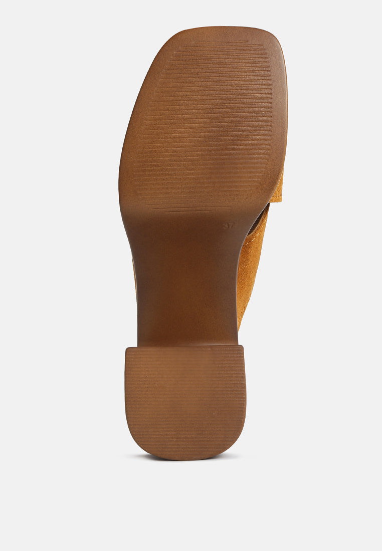 criss cross strap block heel sandals#color_light-tan