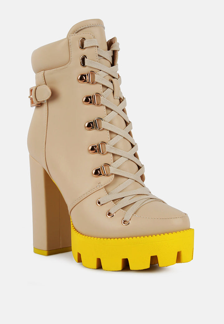 larch cushion collared biker boots by ruw#color_beige
