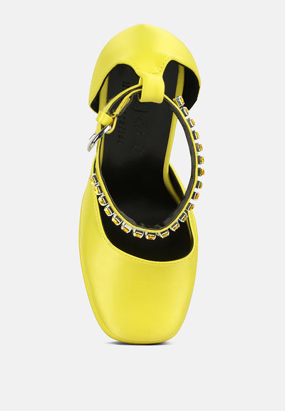 martini sky high platform sandals#color_yellow