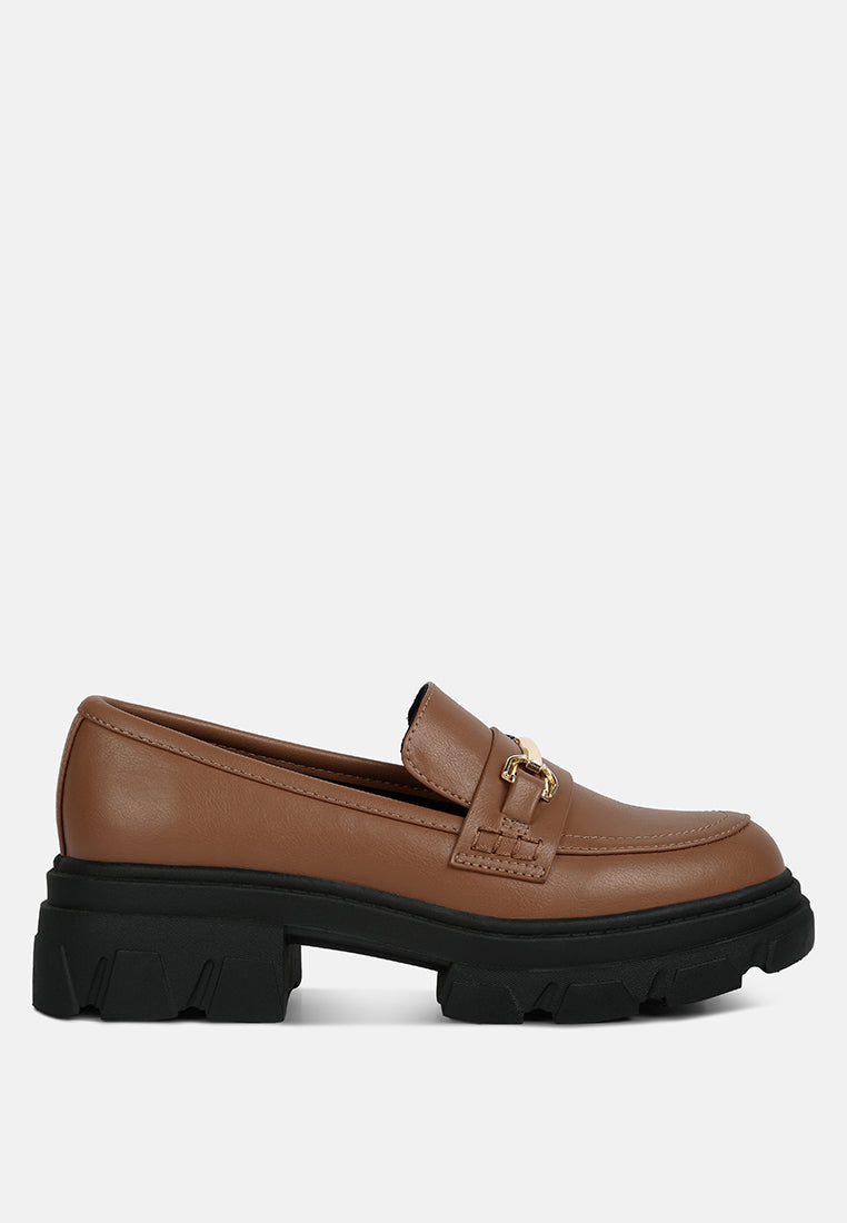 oklyn horsebit emblesihed chunky platform loafers by ruw#color_light-tan
