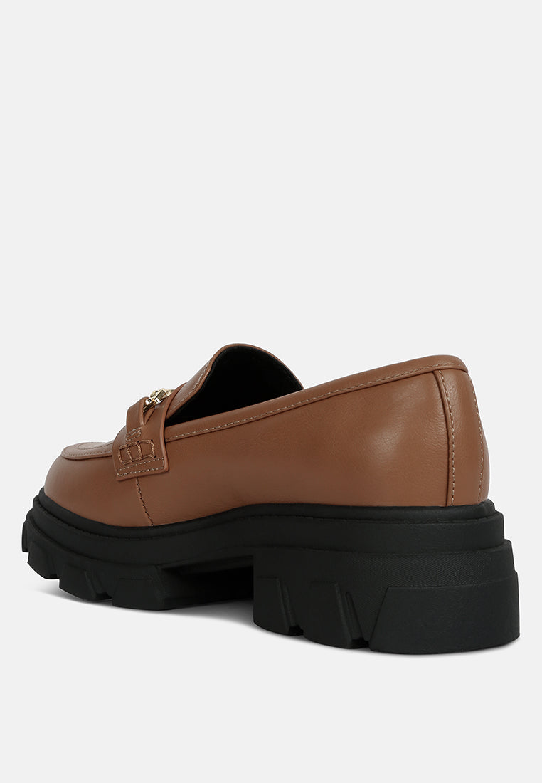 oklyn horsebit emblesihed chunky platform loafers by ruw#color_light-tan